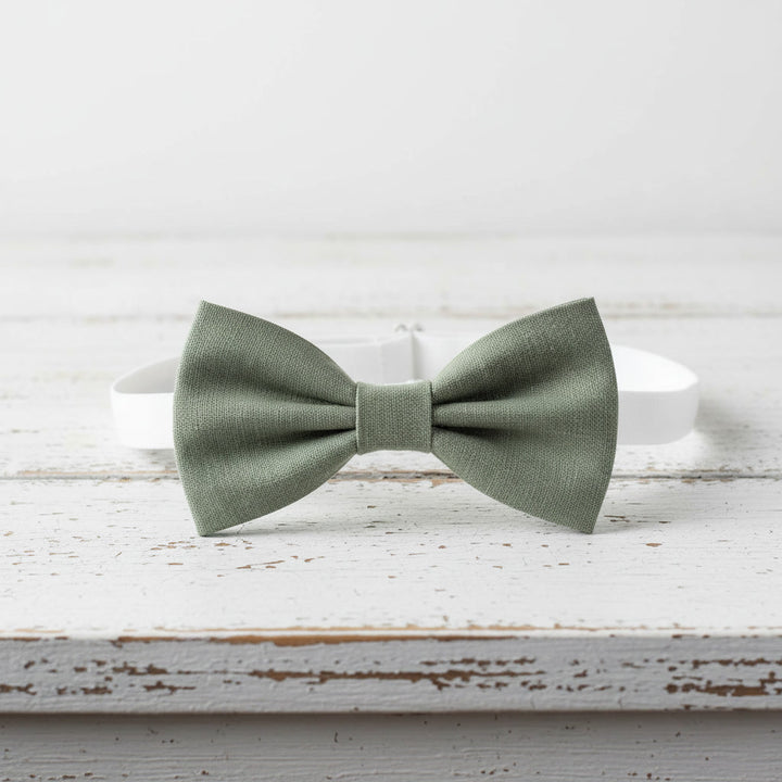 Klassische Fliege aus Salbeigrünem Leinen 